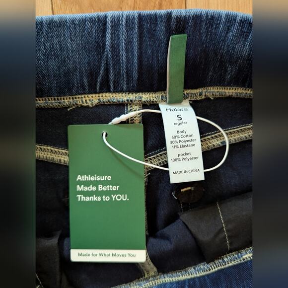 NWT Halara Flares Jeans Size Small - Picture 3 of 6